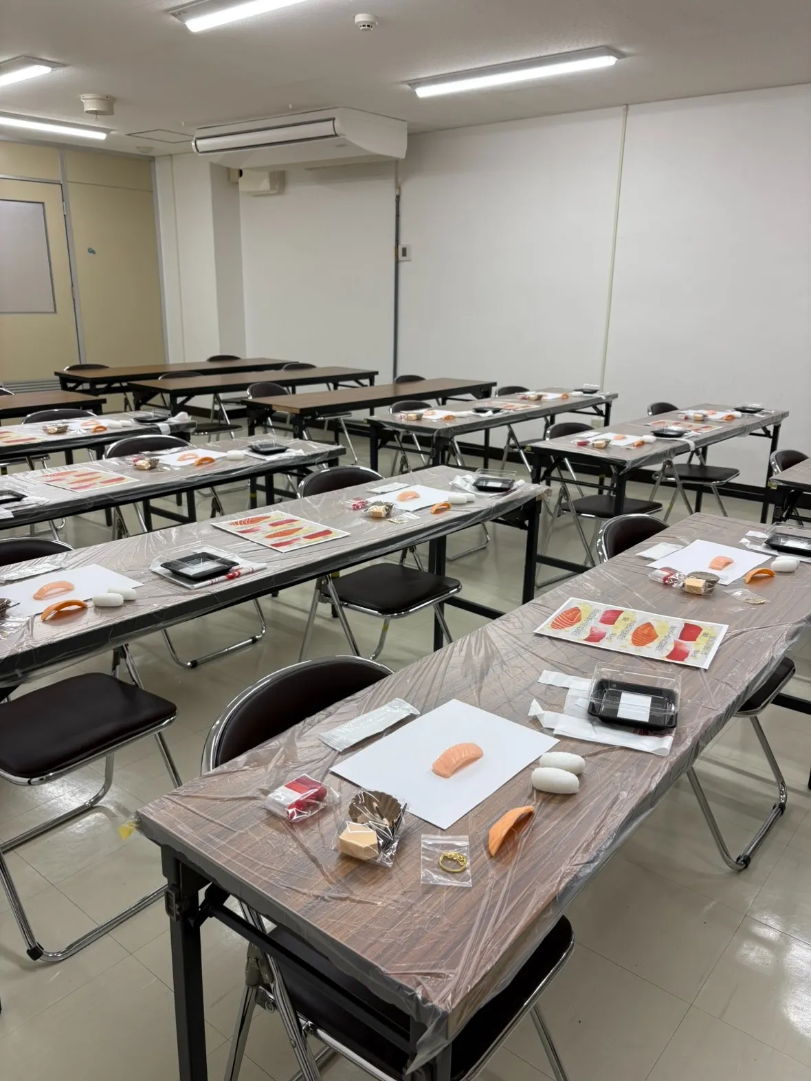 海外からのお客様！12名でお寿司づくりに挑戦！