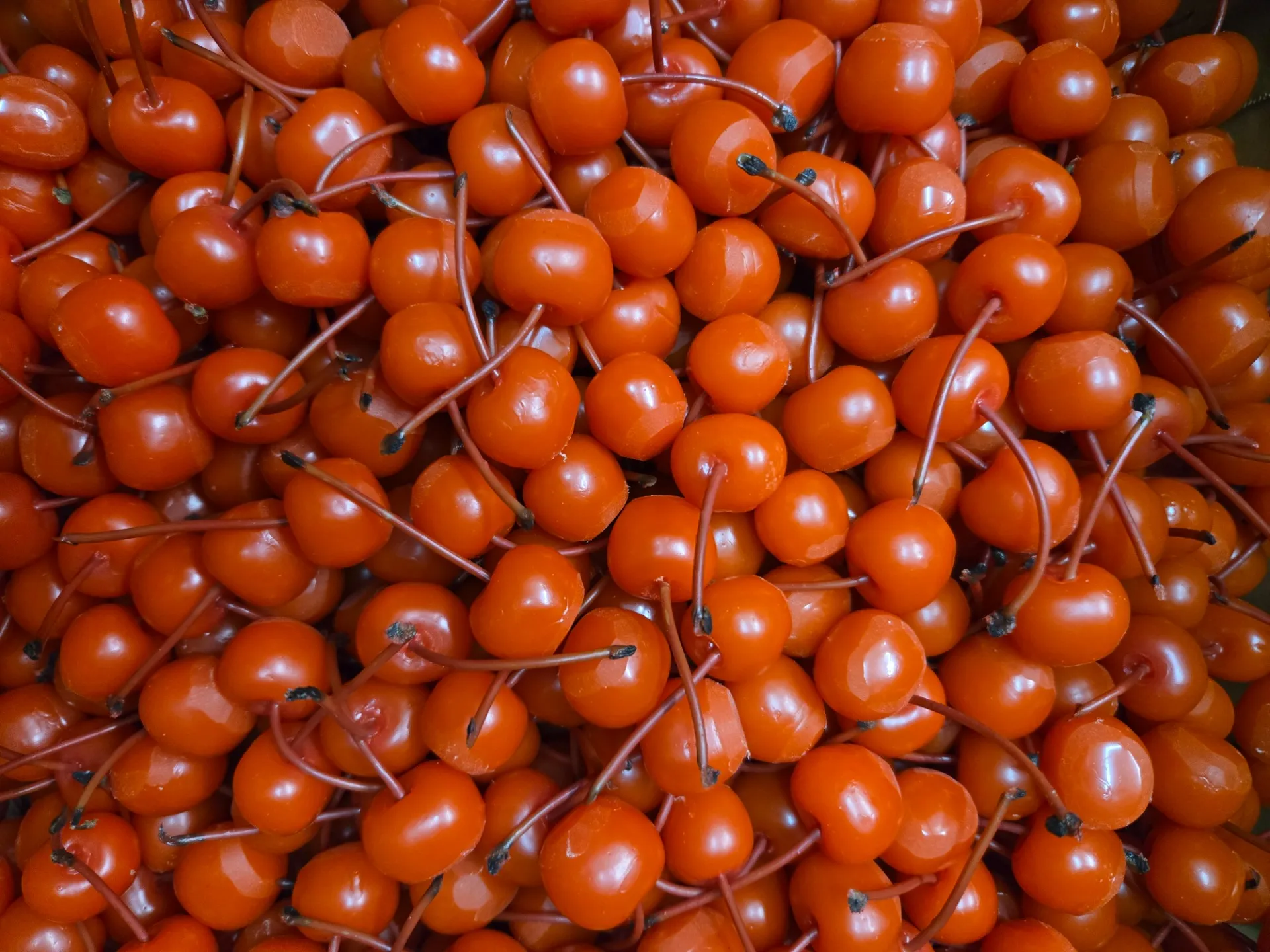 【パーツ仕込み完了🍒】真っ赤でツヤツヤ！かき氷＆パフェで大人気の「さくらんぼ」がたくさん届いたで〜！✨