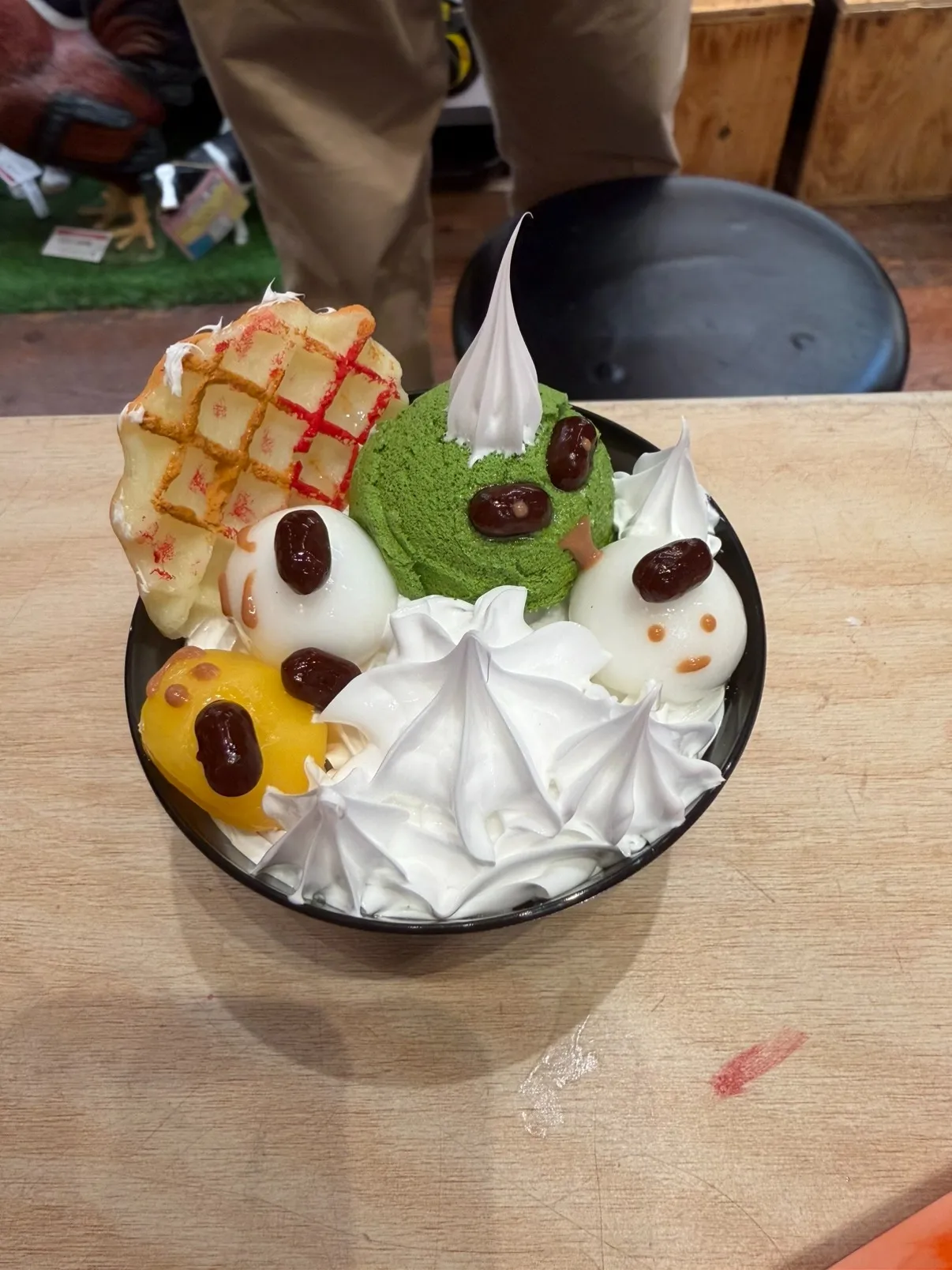 【夏休みの思い出③✨】パパのこだわりが炸裂！黒蜜ソースでお顔を描いた「おちゃめな抹茶パフェ」が完成～！